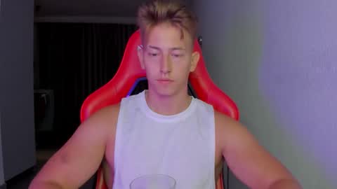 Oliver online show from November 2025 07:36:02 PM