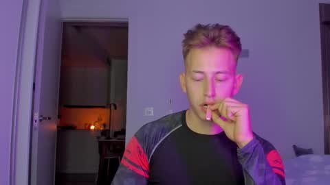 Oliver online show from December 2025 09:45:01 PM