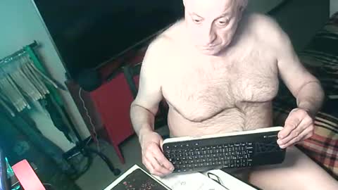 hacknoob62 online show from November 2025 07:35:01 PM