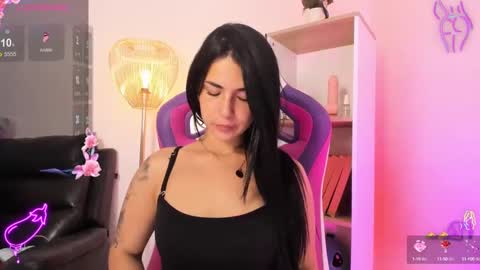 Snapshot of hadid_jimenez chatting on September 2025 10:58:02 PM Hadid online show from September 2025 10:58:02 PM