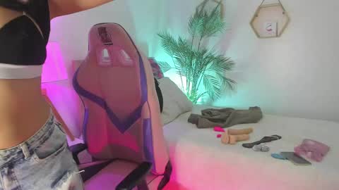 Hadid online show from April 2026 02:01:01 AM