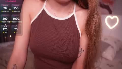 Snapshot of hadleynichols chatting on June 2026 01:19:01 AM Hi Im Rebecca Glad to see you in my room PVT is open online show from June 2026 01:19:01 AM