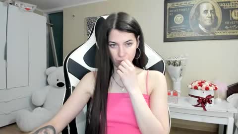 Snapshot of hailey_beauty chatting on December 2024 01:34:02 AM Sk pe Anya388109 online show from December 2024 01:34:02 AM