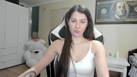 Snapshot of hailey_beauty chatting on October 2025 07:34:01 PM Sk pe Anya388109 online show from October 2025 07:34:01 PM