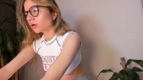 Hailey online show from September 2025 11:21:01 AM