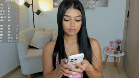 Snapshot of hailey_florez chatting on April 2026 07:07:02 PM hailey online show from April 2026 07:07:02 PM