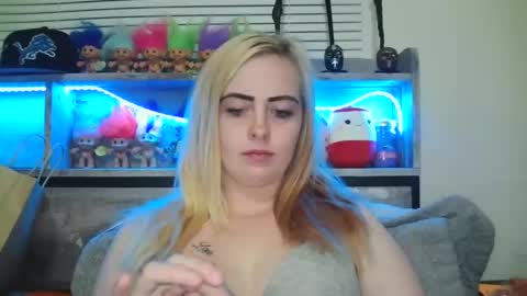 Snapshot of haileyakuma69 chatting on December 2024 12:34:01 AM Hailey and d online show from December 2024 12:34:01 AM