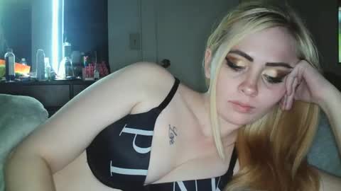 Snapshot of haileyakuma69 chatting on December 2024 07:58:02 AM Hailey and d online show from December 2024 07:58:02 AM