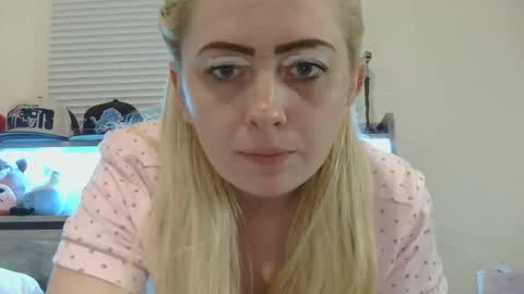 Snapshot of haileyakuma69 chatting on November 2025 10:52:02 PM Hailey and d online show from November 2025 10:52:02 PM