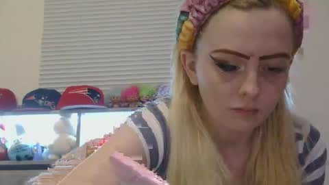 Hailey and d online show from February 2026 11:53:01 PM