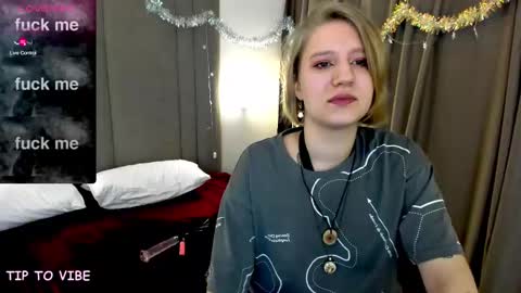 Snapshot of haileyfoxy chatting on December 2024 02:53:01 AM Hailey online show from December 2024 02:53:01 AM