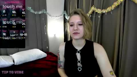 Snapshot of haileyfoxy chatting on December 2024 05:11:02 AM Hailey online show from December 2024 05:11:02 AM