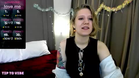 Snapshot of haileyfoxy chatting on January 2025 02:32:02 AM Hailey online show from January 2025 02:32:02 AM