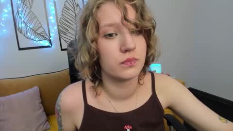 Snapshot of haileyfoxy chatting on September 2025 08:47:01 AM Hailey online show from September 2025 08:47:01 AM