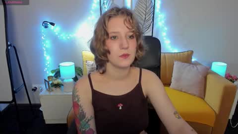 Snapshot of haileyfoxy chatting on September 2025 08:49:01 AM Hailey online show from September 2025 08:49:01 AM