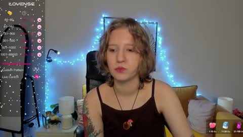 Snapshot of haileyfoxy chatting on September 2025 08:51:02 AM Hailey online show from September 2025 08:51:02 AM