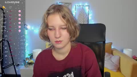 Snapshot of haileyfoxy chatting on September 2025 08:41:01 AM Hailey online show from September 2025 08:41:01 AM