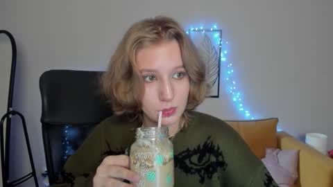 Snapshot of haileyfoxy chatting on October 2025 08:53:02 AM Hailey online show from October 2025 08:53:02 AM