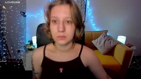 Snapshot of haileyfoxy chatting on October 2025 08:47:02 AM Hailey online show from October 2025 08:47:02 AM