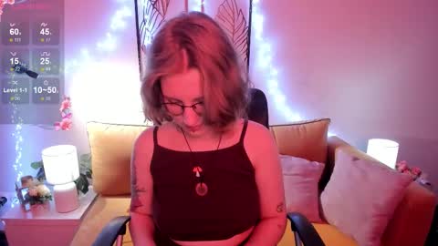 Snapshot of haileyfoxy chatting on October 2025 09:21:02 AM Hailey online show from October 2025 09:21:02 AM