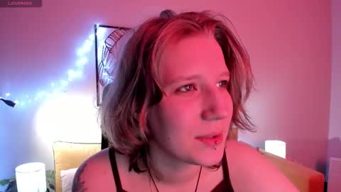 Snapshot of haileyfoxy chatting on October 2025 08:48:01 AM Hailey online show from October 2025 08:48:01 AM