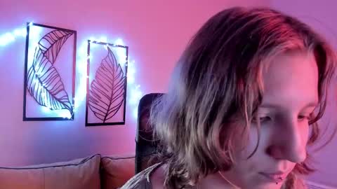 Snapshot of haileyfoxy chatting on November 2025 09:21:01 AM Hailey online show from November 2025 09:21:01 AM