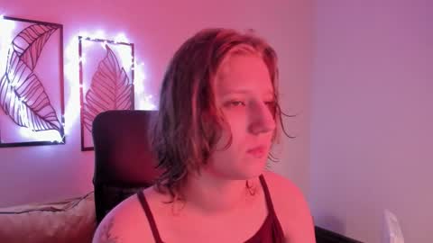 Snapshot of haileyfoxy chatting on November 2025 09:04:01 AM Hailey online show from November 2025 09:04:01 AM