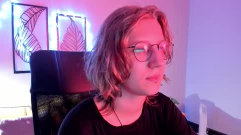 Snapshot of haileyfoxy chatting on November 2025 09:04:02 AM Hailey online show from November 2025 09:04:02 AM