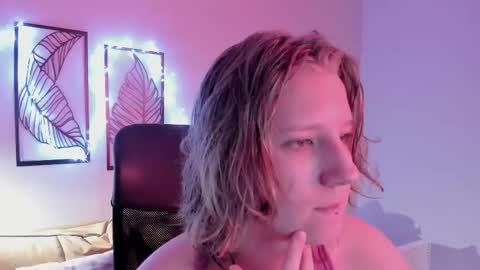 Snapshot of haileyfoxy chatting on November 2025 09:30:01 AM Hailey online show from November 2025 09:30:01 AM