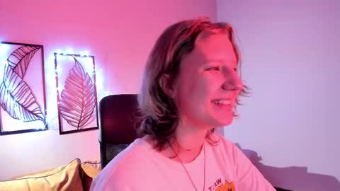 Snapshot of haileyfoxy chatting on November 2025 09:00:02 AM Hailey online show from November 2025 09:00:02 AM