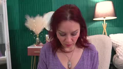 Hailey online show from December 2025 03:33:02 AM