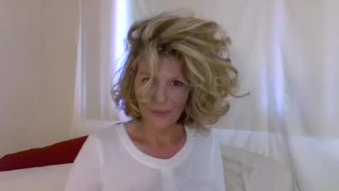 Snapshot of haileys123 chatting on December 2024 12:09:01 AM Hailey online show from December 2024 12:09:01 AM