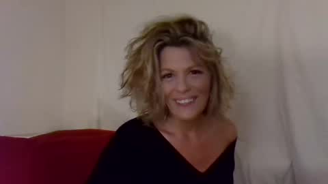 Snapshot of haileys123 chatting on December 2024 01:02:01 AM Hailey online show from December 2024 01:02:01 AM