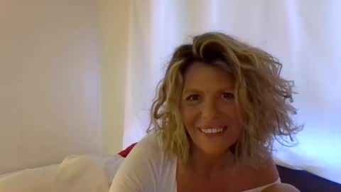 Snapshot of haileys123 chatting on January 2025 11:59:02 PM Hailey online show from January 2025 11:59:02 PM