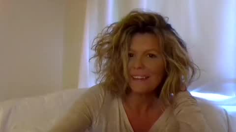 Snapshot of haileys123 chatting on January 2025 12:13:01 AM Hailey online show from January 2025 12:13:01 AM