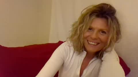 Snapshot of haileys123 chatting on February 2025 02:14:01 AM Hailey online show from February 2025 02:14:01 AM