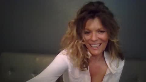 Snapshot of haileys123 chatting on October 2025 09:46:01 PM Hailey online show from October 2025 09:46:01 PM