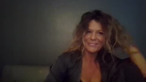 Snapshot of haileys123 chatting on October 2025 10:52:02 PM Hailey online show from October 2025 10:52:02 PM