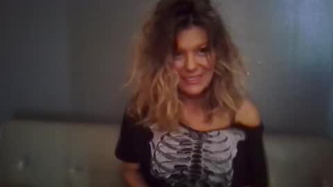 Snapshot of haileys123 chatting on October 2025 05:25:01 PM Hailey online show from October 2025 05:25:01 PM