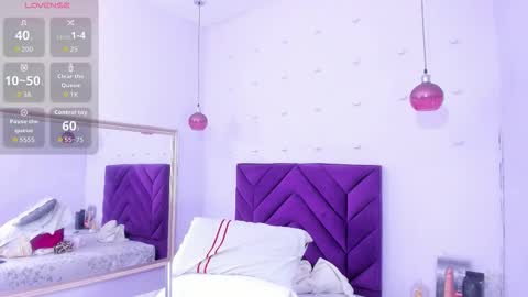 haileystonei online show from November 2025 11:36:02 AM