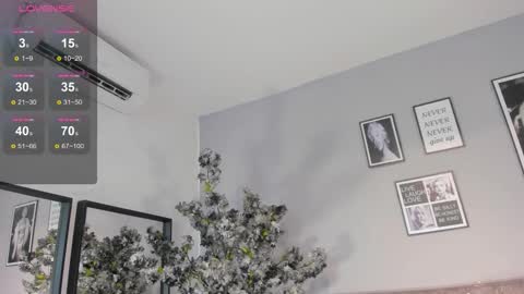 haileystonei online show from December 2025 11:28:02 AM