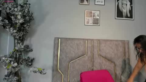 haileystonei online show from January 2026 11:12:02 AM