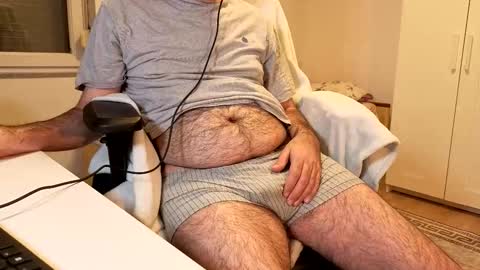 hairy_boy29 online show from November 2025 07:10:01 PM
