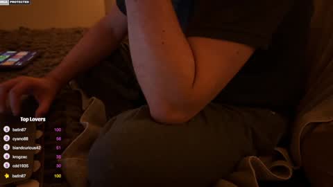 Snapshot of hairybelly818 chatting on January 2025 07:11:02 AM Hairy Belly online show from January 2025 07:11:02 AM