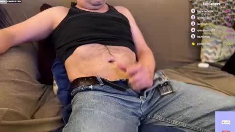 Snapshot of hairybelly818 chatting on November 2025 07:42:01 AM Hairy Belly online show from November 2025 07:42:01 AM