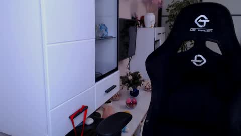 Snapshot of hairypussygranny chatting on May 2026 09:03:02 AM Monika online show from May 2026 09:03:02 AM