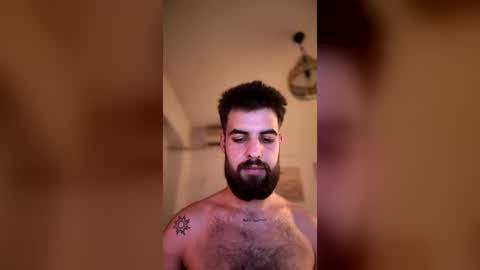 Snapshot of hairyrobxxx chatting on June 2026 11:05:01 PM HairyRobXxX online show from June 2026 11:05:01 PM