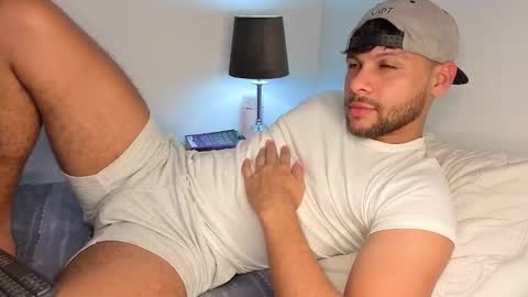 Snapshot of haku_kanjii chatting on November 2025 11:37:02 PM Independent model online show from November 2025 11:37:02 PM