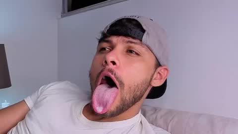 Snapshot of haku_kanjii chatting on November 2025 11:30:01 PM Independent model online show from November 2025 11:30:01 PM