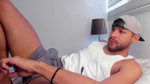 Independent       model  online show from March 2026 04:18:02 PM